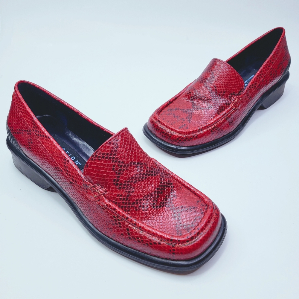 Kenneth Cole Reaction Y2K Square Toe red Reptile Heel Loafers Womens 6
